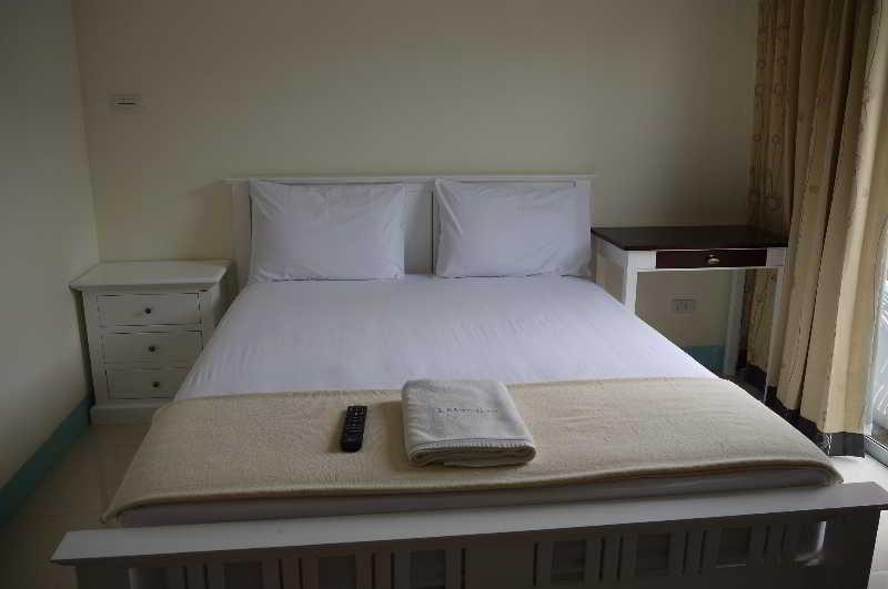 J Apartment Ao Nang Esterno foto