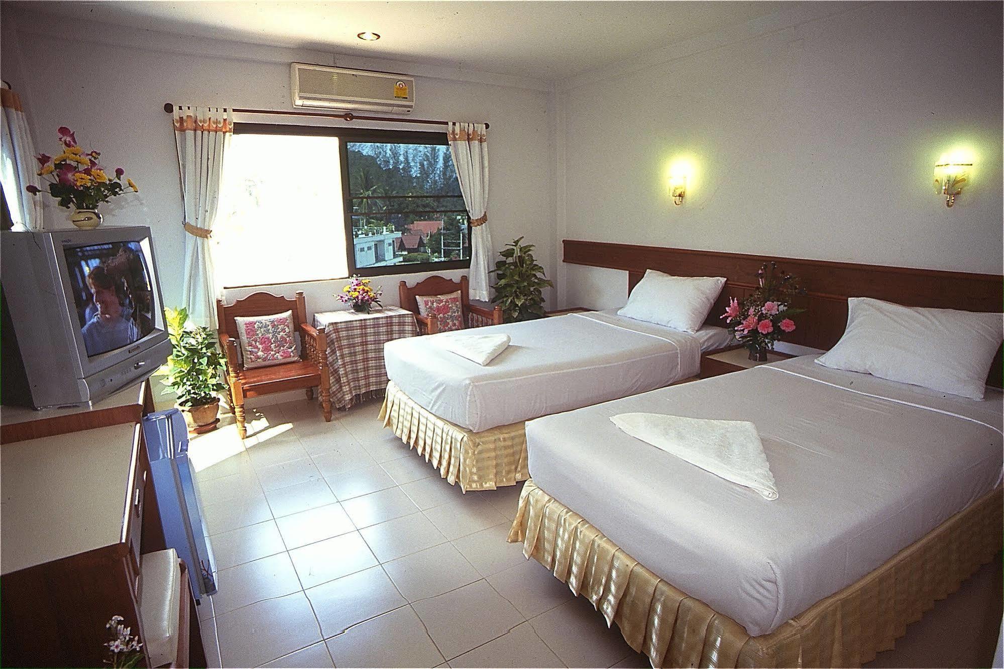 J Apartment Ao Nang Esterno foto